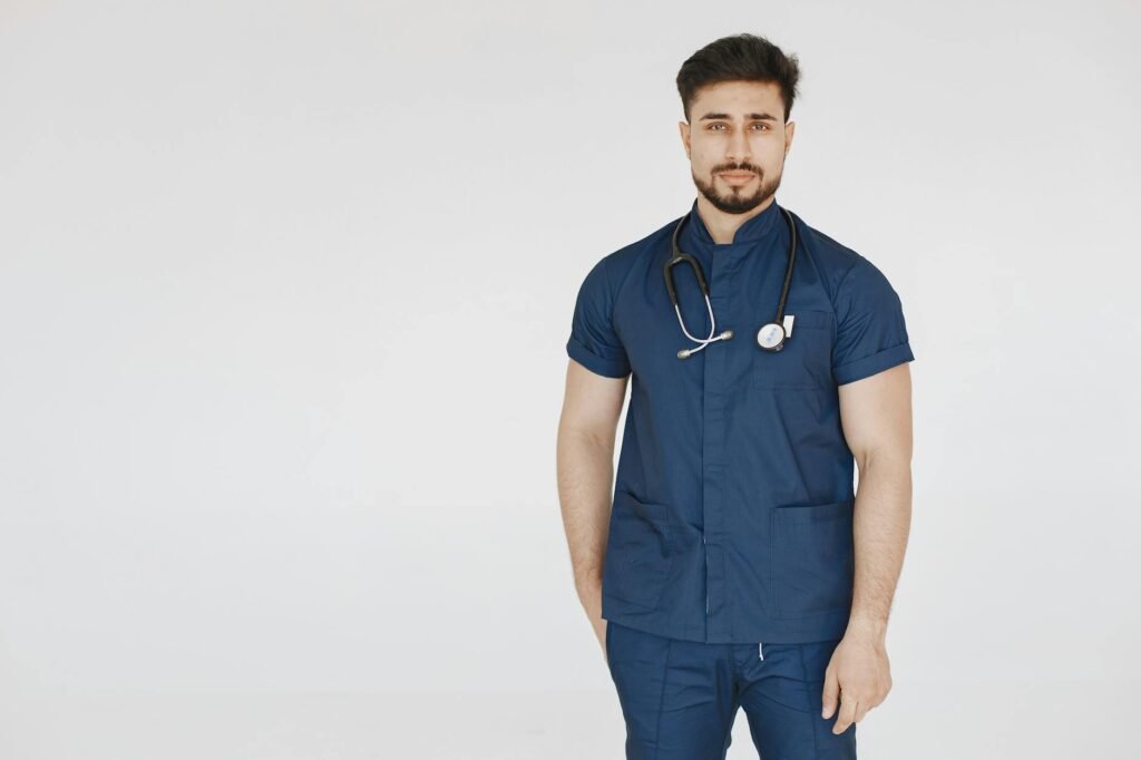 Foto profissional grátis de adulto, adulto jovem, assistência médica